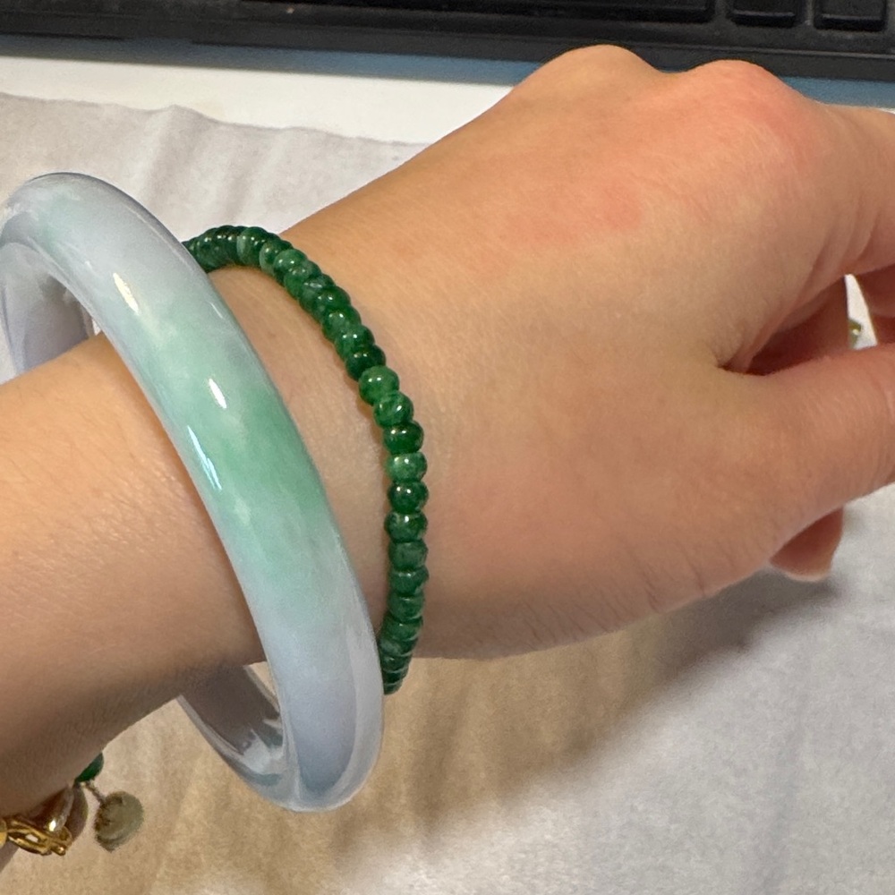 Authentic untreated green Burma Myanmar jadeite elastic beaded bracelet